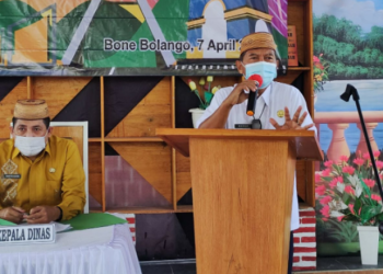 Sekretaris Daerah Provinsi Gorontalo Darda Daraba saat memberikan sambutan pada sosialisasi aplikasi SRIKANDI.