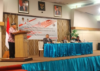Bupati Pohuwato, Saipul Mbuinga, Memberikan Sambutan Pembinaan Peningkatan Kapasitas BPD se Kabupaten Pohuwato, di Hotel Maqna, Jum'at 27/05/2022 (Yusuf/Gopos)