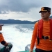Kepala Kantor Basarnas Gorontalo, I Made Junetra saat memantau tempat-tempat wisata di wilayah Kota Gorontalo, dan Kabupaten Bone Bolango menggunakan kapal, Sabtu (7/5/2022). Foto : Sari/gopos