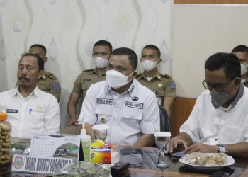 Wakil Bupati Gorontalo, Hendra S Hemeto saat Acara Pembukaan Kegiatan Magang dan Praktik Lapangan Praja Institut Pemerintahan Dalam Negeri di Lingkup Perangkat Daerah Provinsi dan Kabupaten/Kota, Rabu (11/5/2022). (Foto: Istimewa)