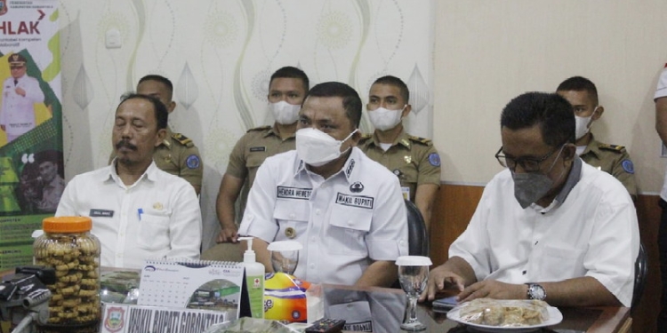 Wakil Bupati Gorontalo, Hendra S Hemeto saat Acara Pembukaan Kegiatan Magang dan Praktik Lapangan Praja Institut Pemerintahan Dalam Negeri di Lingkup Perangkat Daerah Provinsi dan Kabupaten/Kota, Rabu (11/5/2022). (Foto: Istimewa)