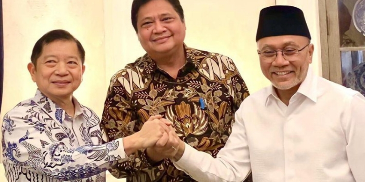 Tiga pimpinan parpol, Ketua Umum Partai Golkar Airlangga Hartarto, Ketum Partai Persatuan Pembangunan (PPP) Suharso Monoarfa, dan Ketum Partai Amanat Nasional (PAN) Zulkifli Hasan menggelar pertemuan di Jakarta, Kamis (12/5) petang.