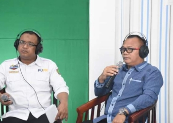 Foto : Anggota DPRD Kota Gorontalo, Mucksin Brekat, ketika menghadiri Podcast Pro Aspirasi Yang di salah satu stasiun radio yang ada di Kota Gorontalo.(Foto/Arif Mutaqin/ Humas)