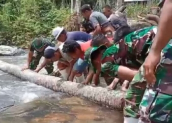 Kodim 1304 Gorontalo Perbaiki Akses Jembatan di Desa Pelita Hijau, Bone Pantai