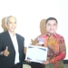 Pemerintah penghargaan, dari badan kepegawaian regional XI, sebagai daerah terbaik satu penerapan penilaian kinerja Pegawai Negeri Sipil (PNS) tahun 2021. Foto : istimewa
