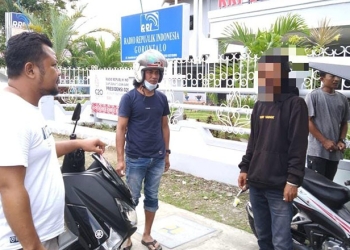 Terduga pelaku penganiayaan menggunakan senjata tajam diamankan Tim Rajawali Polres Gorontalo, Jum'at (27/5/2022). Foto : istimewa