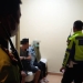 Tim patroli KRYD Polres Gorontalo Kota melakukan pemeriksaan terhadap pasangan muda-mudi yang kedapatan berduaan di dalam kamar hotel. (istimewa)