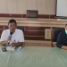 LIMBAH MEDIS - Wakil Direktur Pelayanan RSUD Aloes Saboe, Dr. Bobby Harun Okok, M.Kes saat Konferensi Pers memberikan penjelasan terkait pemberitaan limbah medis di Aula RSUD Aloe Saboe, Kamis (12/5/2021). Foto (Ari/Gopos)