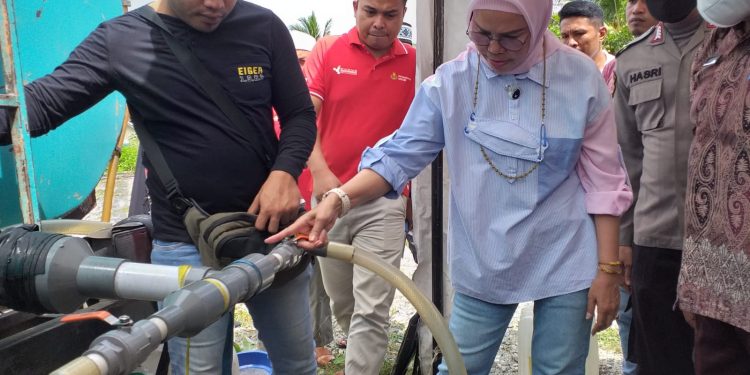 Masyarakat Dua Kecamatan di Bone Bolango Terima Penyaluran Minyak Goreng