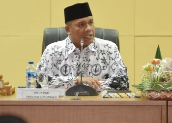 Ketua PGRI Provinsi Goorntalo, Eduart Wolok (istimewa)