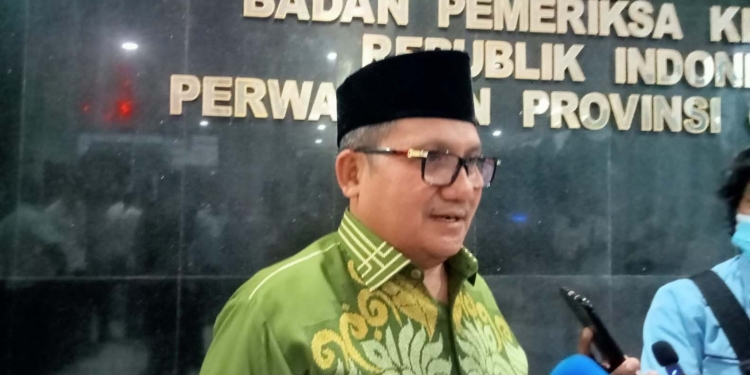 Wali Kota Gorontalo, Marten Taha, saat mengunjungi kantor BPK Provinsi Gorontalo, Rabu (18/5/2022). (Foto: Sari/Gopos)