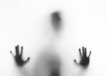 Ilustrasi hantu (Unsplash/Stefano Pollio/Suara.com)