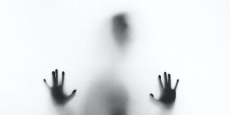 Ilustrasi hantu (Unsplash/Stefano Pollio/Suara.com)