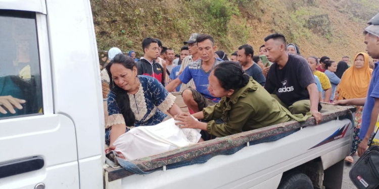 Seorang pengendara motor ditemukan tewas dipinggir jalan di Desa Huidu, Kecamatan Limboto Barat, Kabupaten Gorontalo, Rabu 15/6/2022. (Foto: Istimewa)