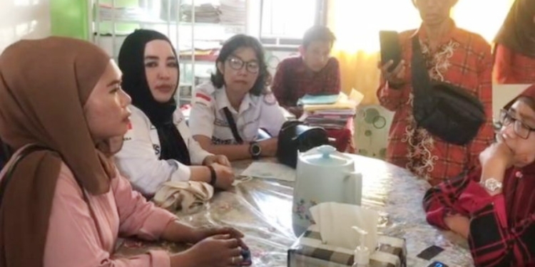 Tak Punya HP dan Seragam, Siswi SD di Samarinda Diusir saat Ujian 