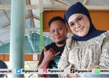 Potret kemesraan antara Fandi dan Popi semasa hidupnya. Popi meregang nyawa usai mengalami penikaman oleh sang suami, Fandi, Senin (6/6/2020) malam. (dok. Facebook)