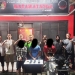 Team Resmob Watawatanga Polres Bone Bolango bersama Unit Reskrim Polsek Tapa berhasil membekuk Tiga pelaku pencurian Handphone yang terjadi di wilayah Kecamatan Tapa, Kabupaten Bone Bolango, Senin (30/5/2022).