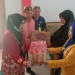 Bupati Pohuwato, Saipul Mbuinga, Menyaksikan Langsung Pemberian Bantuan UMKM Kepada Pelaku Usaha Yang Ada di Kabupaten Pohuwato, Kamis 16/06/2022 (Istimewa)