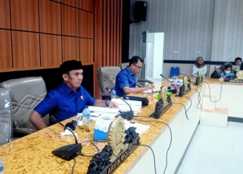 Foto: Komisi A DPRD Kota Gorontalo ketika melaksanakan rapat kerja bersama Pemerintah Kota Gorontalo.