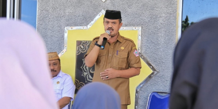 Sekretaris Daerah (Sekda) Pohuwato, Iskandar Datau, Melepas Kafilah MTQ Tingkat Provinsi Gorontalo, Selasa 21/06/2022 (Istimewa)