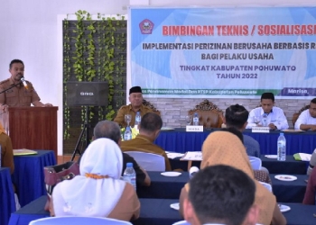 Pemerintah Kabupaten (Pemkab) Pohuwato, Sekretaris Daerah (Sekda) Iskandar Datau, membuka bimbingan teknis sosialisasi implementasi perizinan berusaha berbasis resiko, bagi pelaku usaha tingkat kabupaten pohuwato.