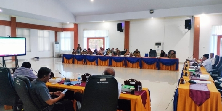 Rapat pembahasan Ranperda PTSP di Ruang sidang DPRD Kabupaten Bone Bolango, Senin (6/6/2022). (Foto: Putra/Gopos)
