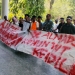 Puluhan masyarakat yang tergabung dalam Aliansi Masyarakat Desa Upomela (ALMADSUP) Kecamatan Bongomeme, Kabupaten Gorontalo mengadukan aparat Desanya ke Pemerintah Daerah yang diduga melakukan penyelewengan dana Desa. (Foto: Putra/Gopos)