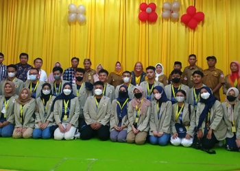 Wakil Bupati Pohuwato, Suharsi Igirisa, Menerima Mahasiswa KKN-PPM UNG dan UGM, di Gedung Panua Pohuwato, Senin 27/06/2022 (Yusuf/Gopos