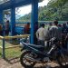 Warga melakukan pencarian di bantaran sungai Mohiyolo, Bendung Paguyaman untuk mencari keberadaan Zakaria yang dilaporkan hanyut.(istimewa)