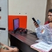 FT alias Feri (18), Terudga pelaku pencurian headphone, saat diamankan ti Mapolres Gorontalo Kota, Kamis (2/6/2022). Foto : istimewa
