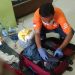 Tim Indentifikasi Polres Pohuwato melakukan identifikasi terhadap jasad Wendi Chandra yang ditemukan tewas di dalam kamar Perumahan Marisa Indah.