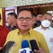 Wali Kota Gorontalo, Marten Taha saat mengunjungi SMP 10 Kota Gorontalo, Kamis (23/6/2022). Foto : Sari/gopos