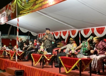 Wali Kota Blitar, Santoso saat menyampaikan sambutan dalam Bedhol Pusaka Nagari di Istana Gebang, Kota Blitar, Selasa (31/5/2022). (foto: thoha/gopos)