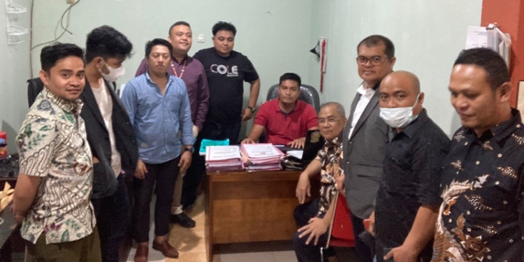 Jasin Mohmmad memenuhi panggilan Penyidik Polres Gorontalo Kota sebagai saksi dalam kasus dugaan pencemaran nama baik, Kamis (16/6/2022) (istimewa)