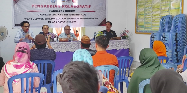 Penyluhan hukum yang diselenggarakan oleh Fakultas Hukum, UNG di Desa Molotabu, Kecamatan Kabila Bone, Kabupaten Bone Bolango, Kamis (23/6/2022) (istimewa)