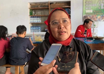 Anggota DPRD Jatim, Erma Susanti saat ditemui usai bersih-bersih area Makam Bung Karno bersama ratusan tukang becak, Sabtu (18/6/2022). (Foto: mt/gopos)