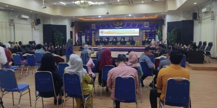 Rapat paripurna DPRD Kota Gorontalo, Kamis (30/6/2022). (Foto: Sari/Gopos)