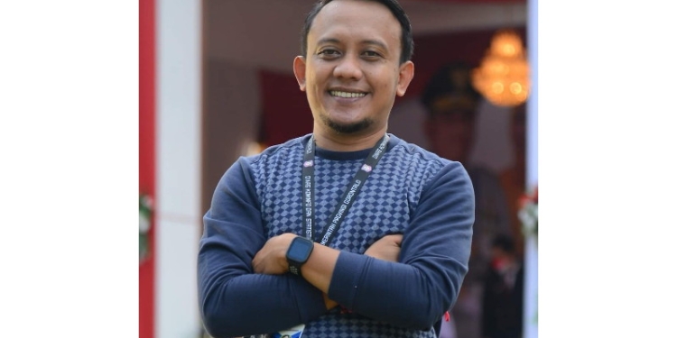 Ismail Sam Giu, S.Sos, M.I.Kom – Fungsional Pranata Humas Ahli Muda di Dinas Kominfo dan Statistik Pemprov Gorontalo.