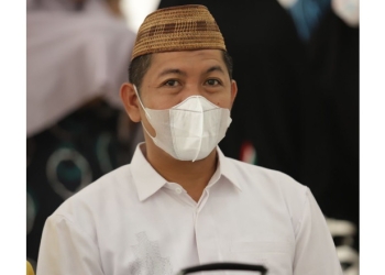 Anggota Dewan Perwakilan Rakyat Daerah (DPRD), Syamsu Botutihe bersama jemaah haji Bone Bolango mendoakan seluruh masyarakat dan daerah Kabupaten Bone Bolango.