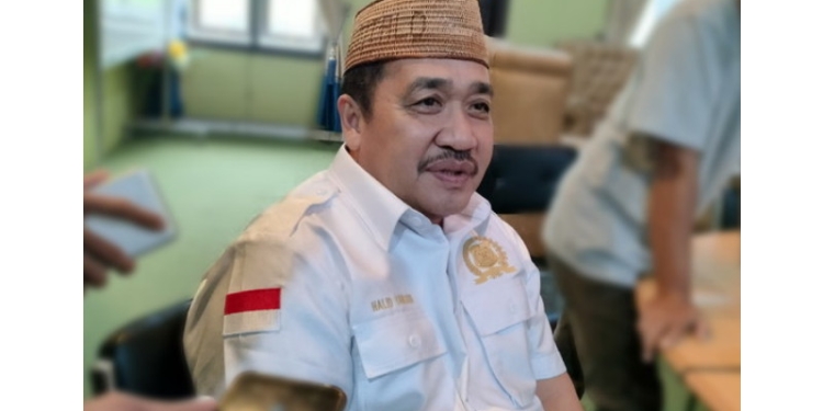 Ketua DPRD Kabupaten Bone Bolango, Halid Tangahu. (Foto: Putra/Gopos)