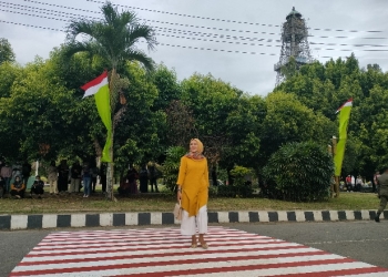 Gorontalo Fashion Street di Kelurahan Kayubulan, Kecamatan Limboto, Kabupaten Gorontalo, Jumat (29/7/2022). (Foto: Putra/Gopos)