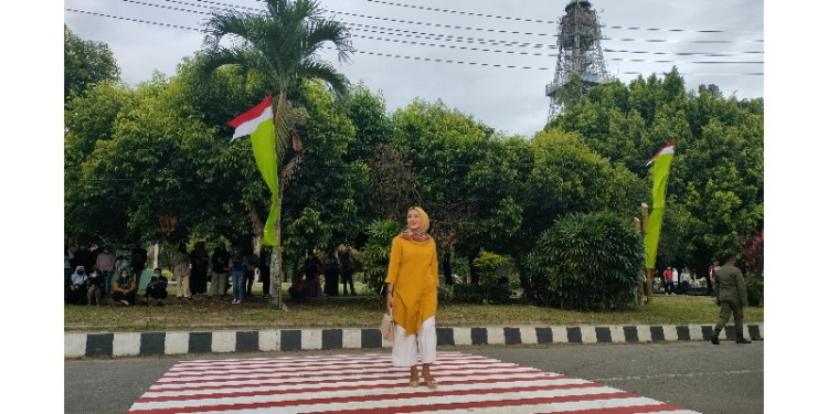 Gorontalo Fashion Street di Kelurahan Kayubulan, Kecamatan Limboto, Kabupaten Gorontalo, Jumat (29/7/2022). (Foto: Putra/Gopos)
