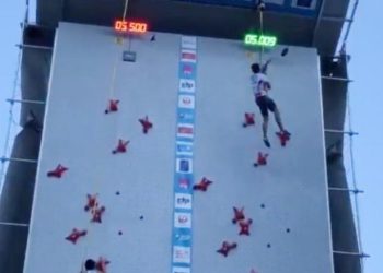 Detik-detik Kiromal Katibin, Spiderman Indonesia lagi-lagi berhasil memecahkan rekor dunia, kali ini dengan catatan waktu 5,00 detik, rekor yang sangat luar biasa ini ia cetak di IFSC World Cup Chamonix 2022 [suarajawatengah.id]