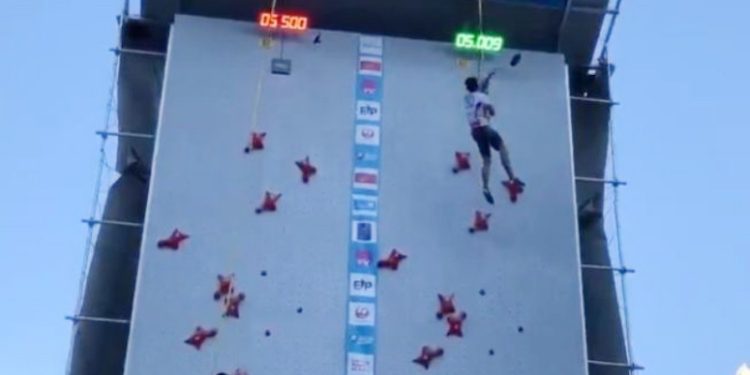 Detik-detik Kiromal Katibin, Spiderman Indonesia lagi-lagi berhasil memecahkan rekor dunia, kali ini dengan catatan waktu 5,00 detik, rekor yang sangat luar biasa ini ia cetak di IFSC World Cup Chamonix 2022 [suarajawatengah.id]