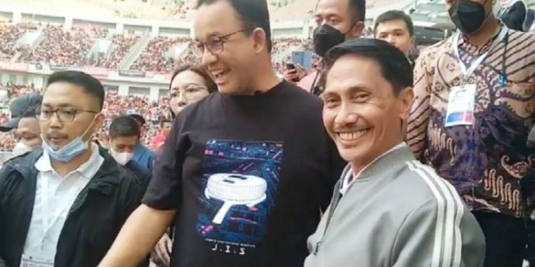Bupati Gorontalo, Nelson Pomalingo sangat antusias saat bertemu Gubernur DKI Jakarta Anies Baswedan saat menghadiri peresmian Jakarta Internasional Stadium (JIS), Ahad (24/07/2022).