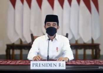 Presiden Joko Widodo (Jokowi) menyampaikan pidato dalam acara Takbir Akbar Virtual menyambut Hari Raya Idul Adha 2021 yang disiarkan kanal YouTube Sekretariat Presiden, Senin (19/7/2021). (Suara.com)