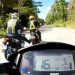 Aksi mendorong motor. (Suara.com)