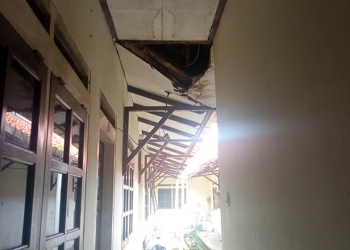 Kondisi asrama mahasiswa Gorontalo di Bogor yang dalam kondisi mulai rusak. (istimewa)