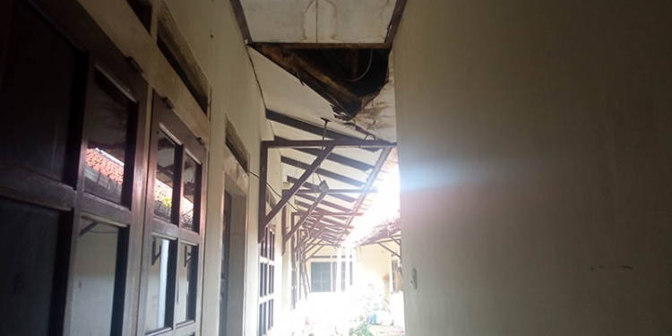 Kondisi asrama mahasiswa Gorontalo di Bogor yang dalam kondisi mulai rusak. (istimewa)