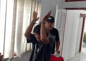 UL alias Usman saat dibekuk oleh tim Tabur Kejati Gorontalo bersama Tim Intel Kejari Banggai